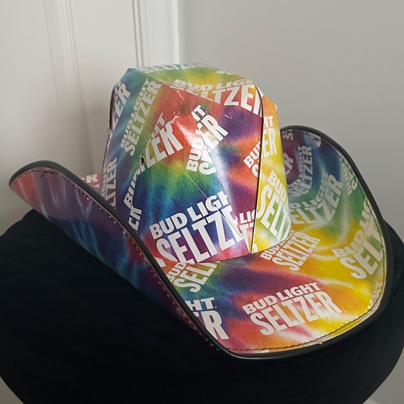 LIMITED EDITION Bud Light Seltzer Rainbow Cardboard Cowboy Hat - Picture 5 of 8